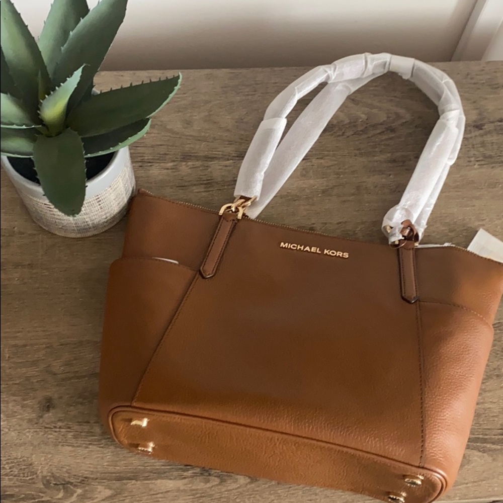 Michael Kors Large Top-Zip Saffiano Leather Tote